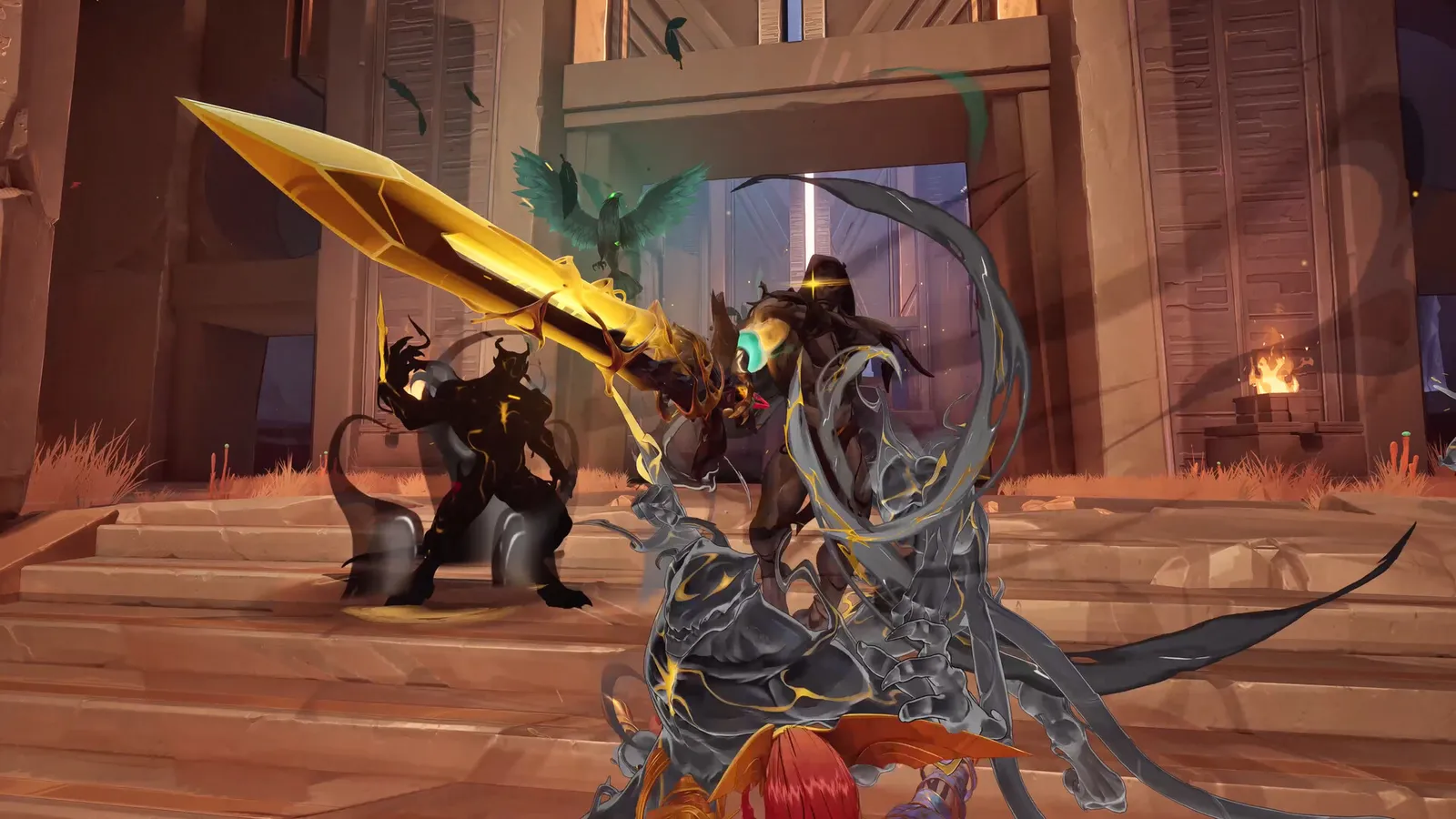 Personagens de Marvel Rivals se enfrentam com armas douradas e efeitos de energia em uma arena de arquitetura egípcia.