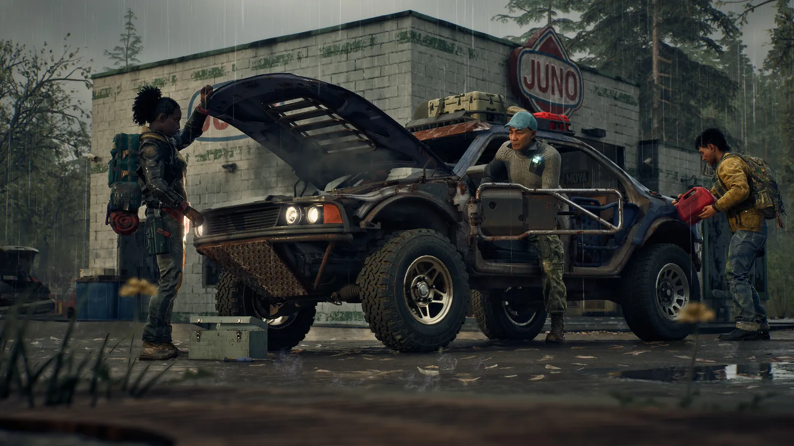 Três sobreviventes abastecem um buggy com capô aberto em um posto Juno sob chuva.